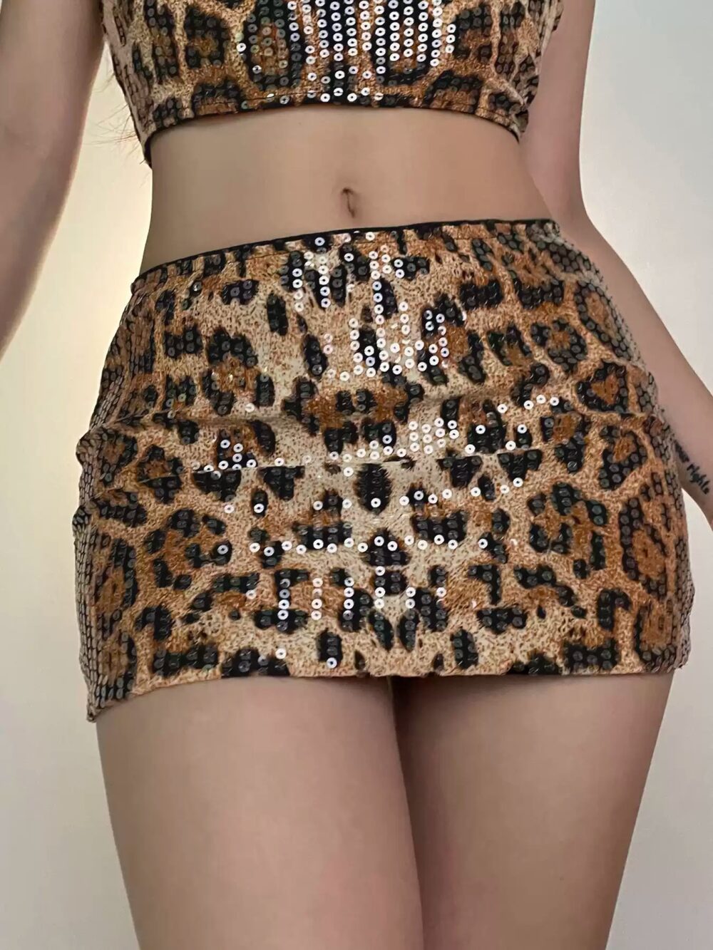 Sexy Leopard Sequin Patchwork Bodycon Skirt - Image 3