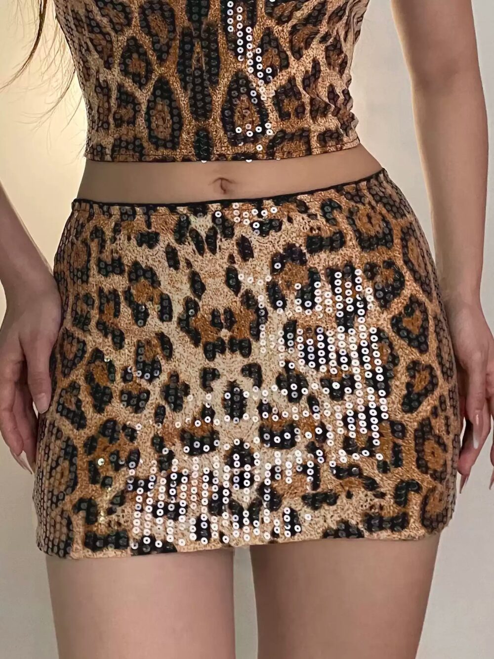 Sexy Leopard Sequin Patchwork Bodycon Skirt - Image 2