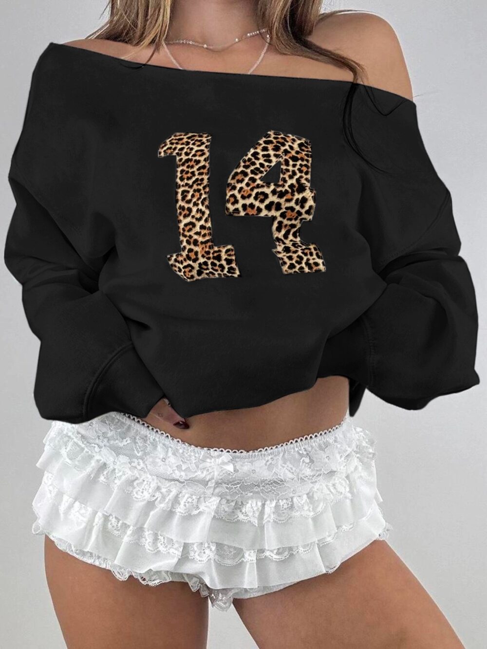 One-Shoulder Loose Leopard Print Number Fleece Sweatshirt - Image 4