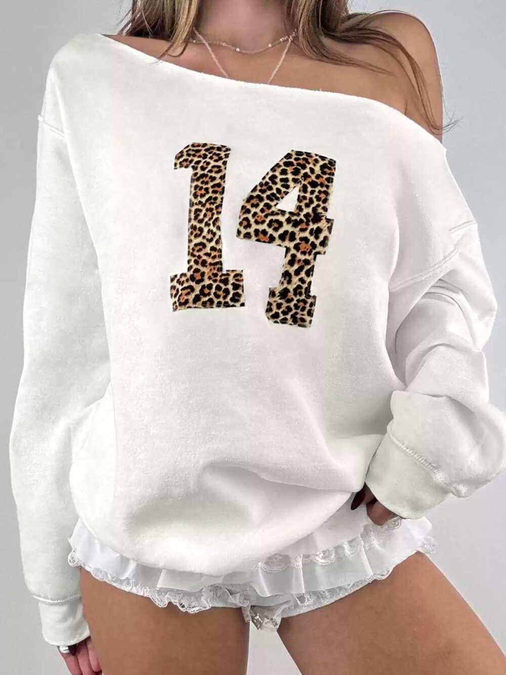 One-Shoulder Loose Leopard Print Number Fleece Sweatshirt - Image 2
